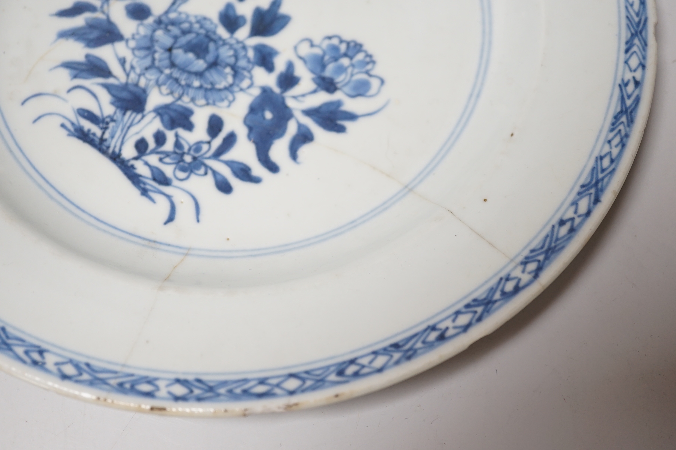 Two 18th century Chinese export plates and four Chinese bowls/dishes, largest 22cm diameter